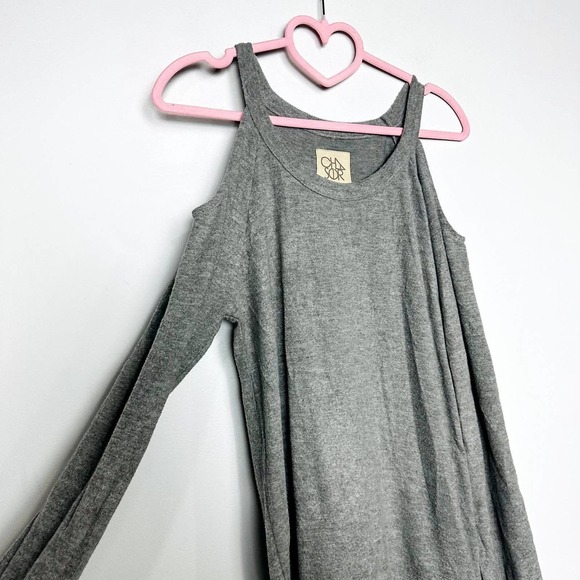 Chaser NWT Long Sleeve Cold Shoulder Raglan Scoop Neck Top Gray Size Medium - Picture 3 of 5